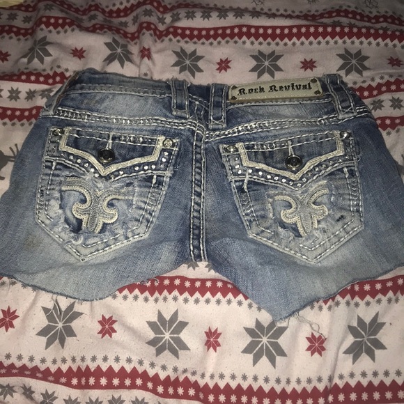 Shorts - Picture 2 of 2